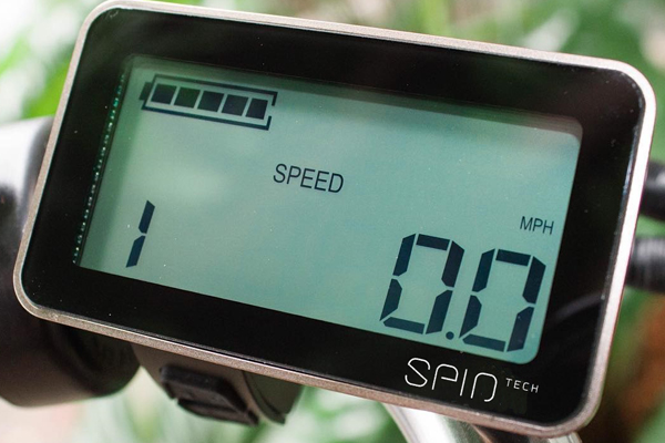 SpinTech™ controller keeps you informed about your cycle